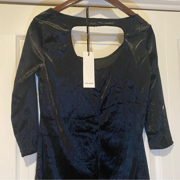 2for$35 NWT Vero Moda Velvet Tight Keyhole Black Mini Dress. Size Medium. - Picture 4 of 11